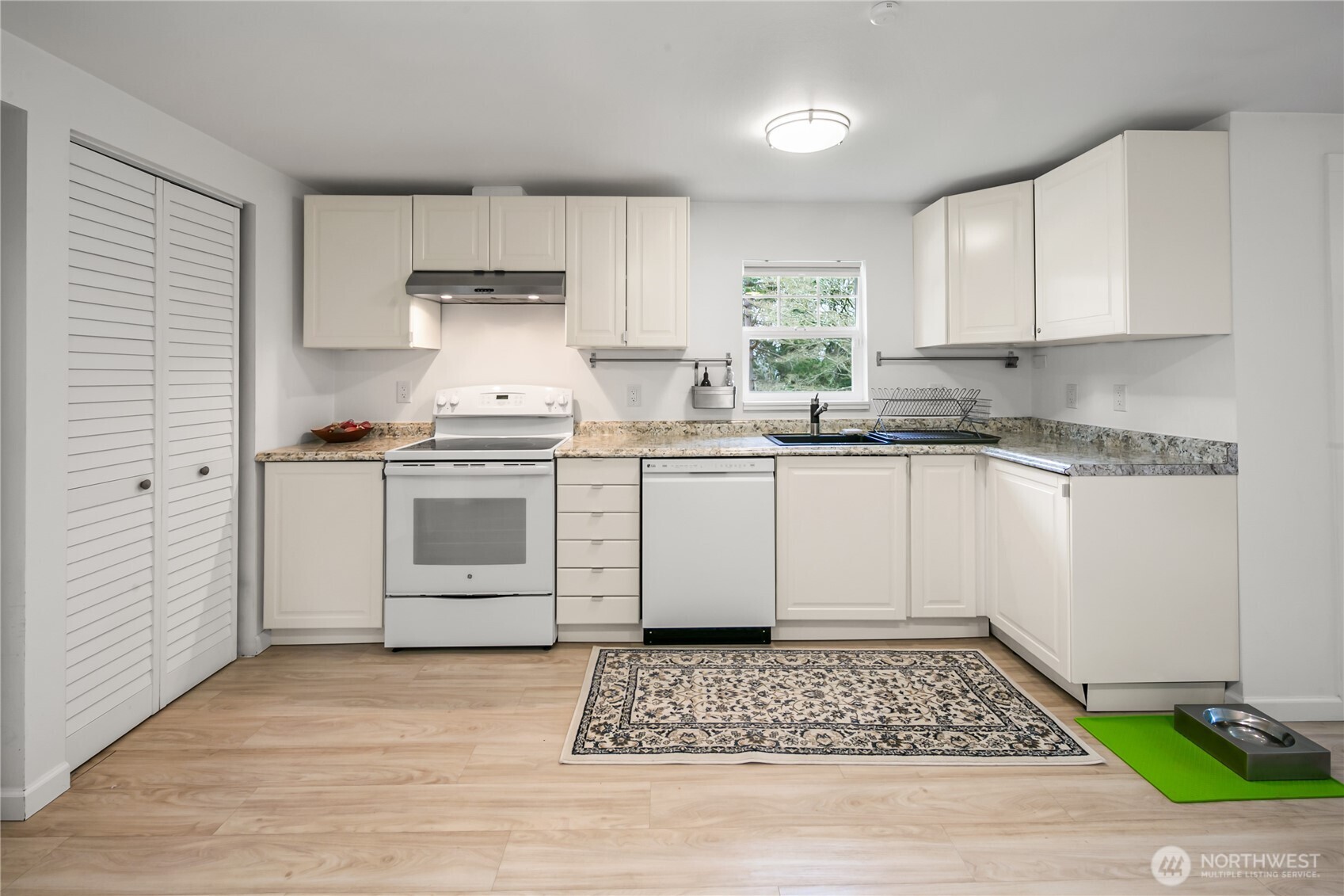 11009 Asta Lane SW, Vashon, WA 98070-3069