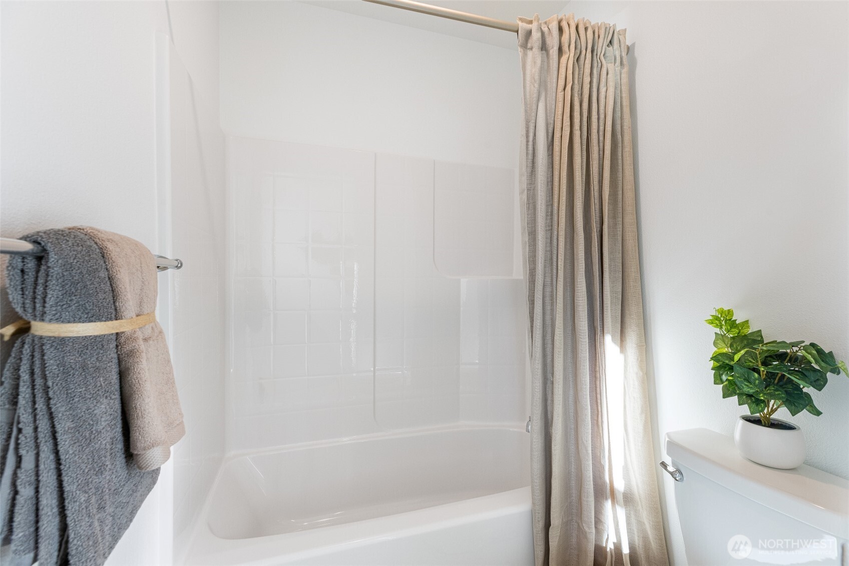 20409 Mystic Place E, Bonney Lake, WA 98391