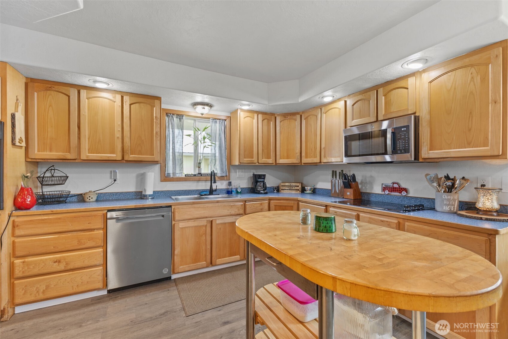 545 Davis Lake Rd , Morton, WA 98356