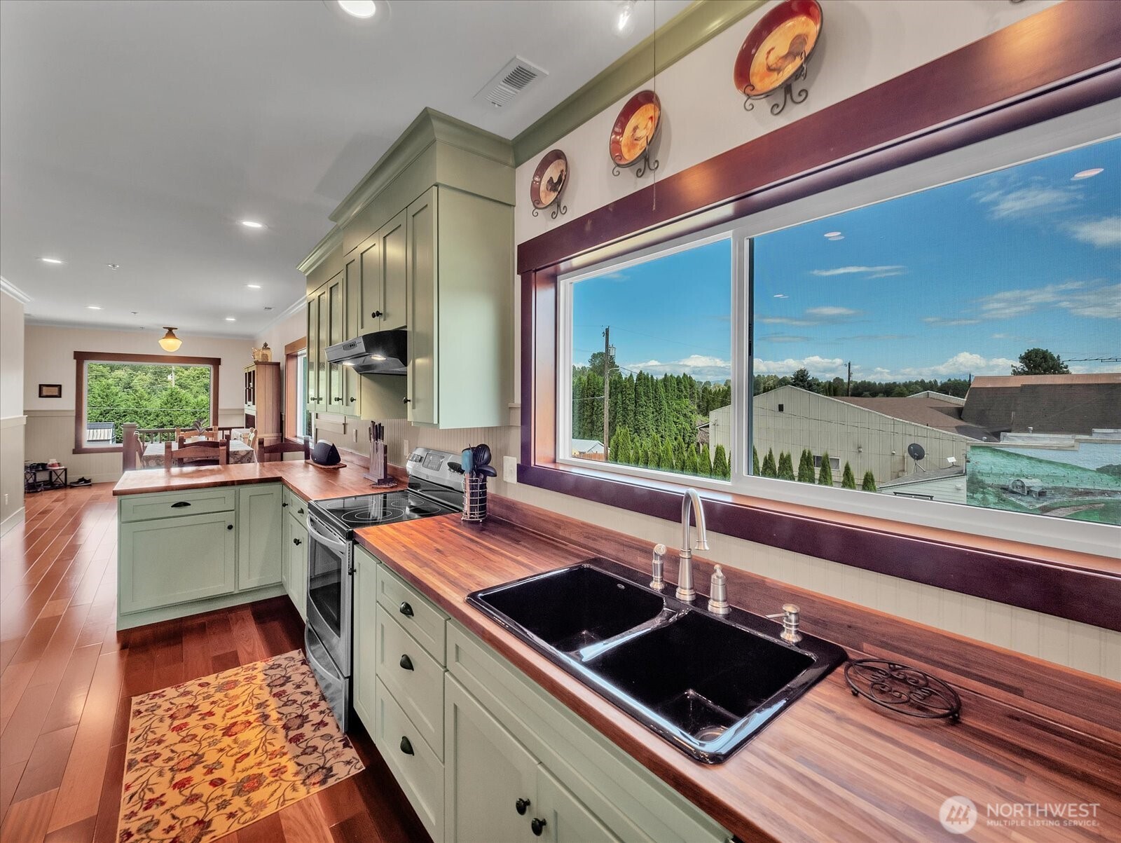 1421 Pioneer Highway , Silvana, WA 98287-4009