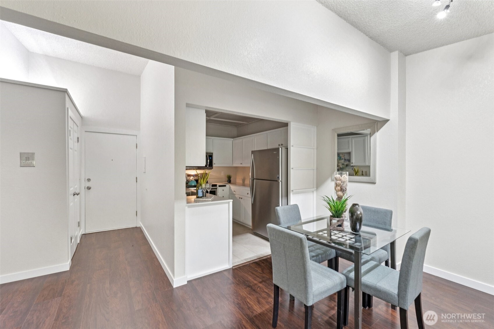 12567 35th Avenue NE #204, Seattle, WA 98125