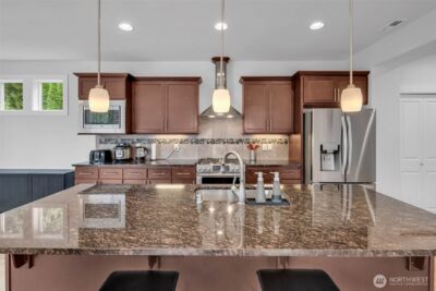 1705 NE Falls Dr , Issaquah, WA 98029-7822 - Photo 15