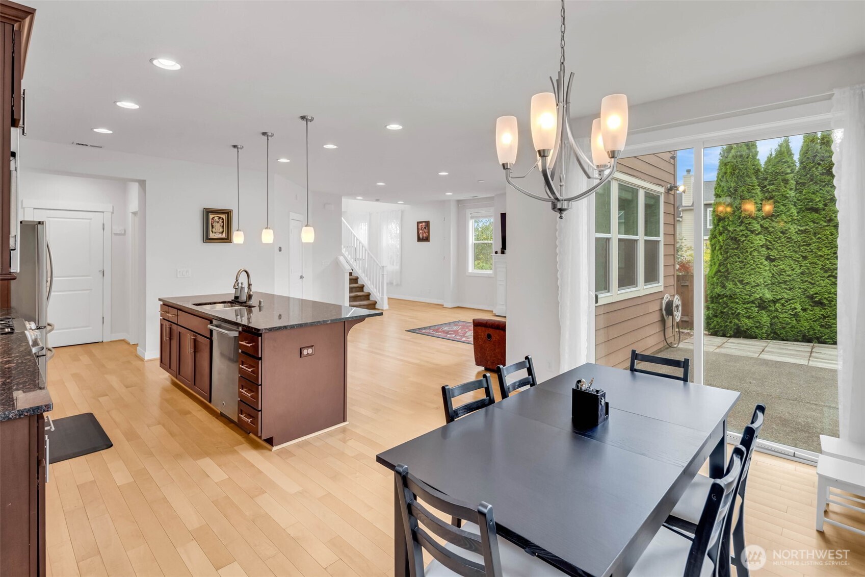 1705 NE Falls Dr , Issaquah, WA 98029-7822