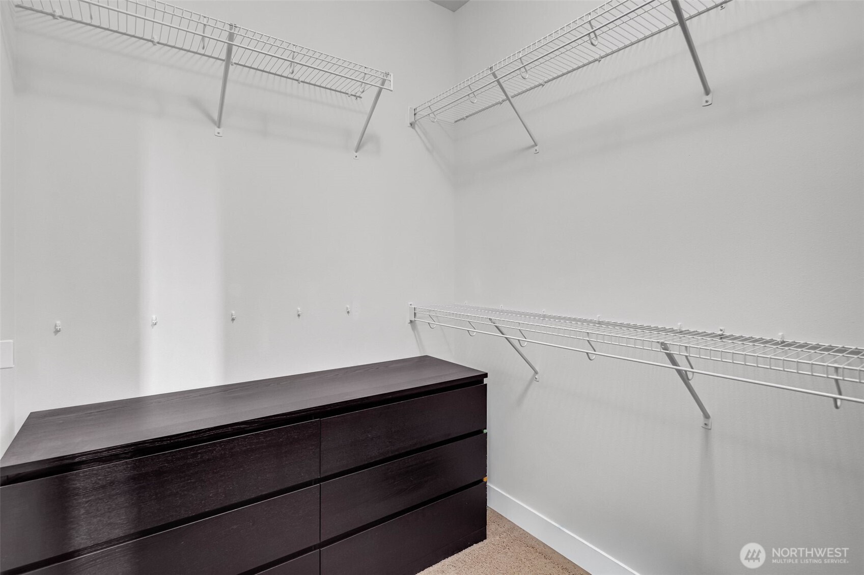 1705 NE Falls Dr , Issaquah, WA 98029-7822