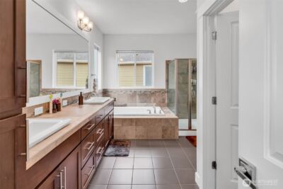 1705 NE Falls Dr , Issaquah, WA 98029-7822 - Photo 28