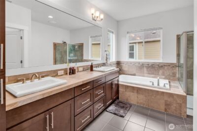 1705 NE Falls Dr , Issaquah, WA 98029-7822 - Photo 29