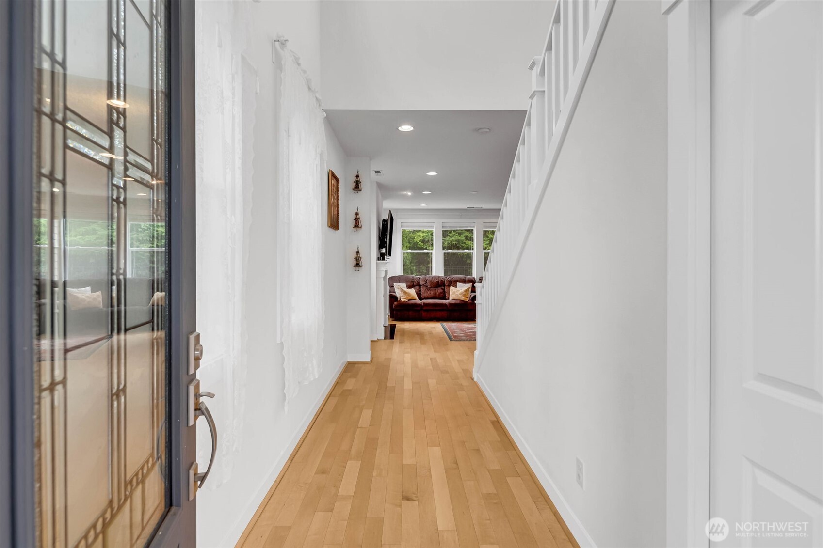 1705 NE Falls Dr , Issaquah, WA 98029-7822