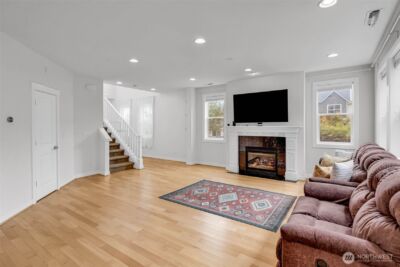 1705 NE Falls Dr , Issaquah, WA 98029-7822 - Photo 7