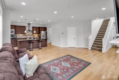 1705 NE Falls Dr , Issaquah, WA 98029-7822 - Photo 8