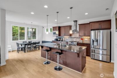 1705 NE Falls Dr , Issaquah, WA 98029-7822 - Photo 10