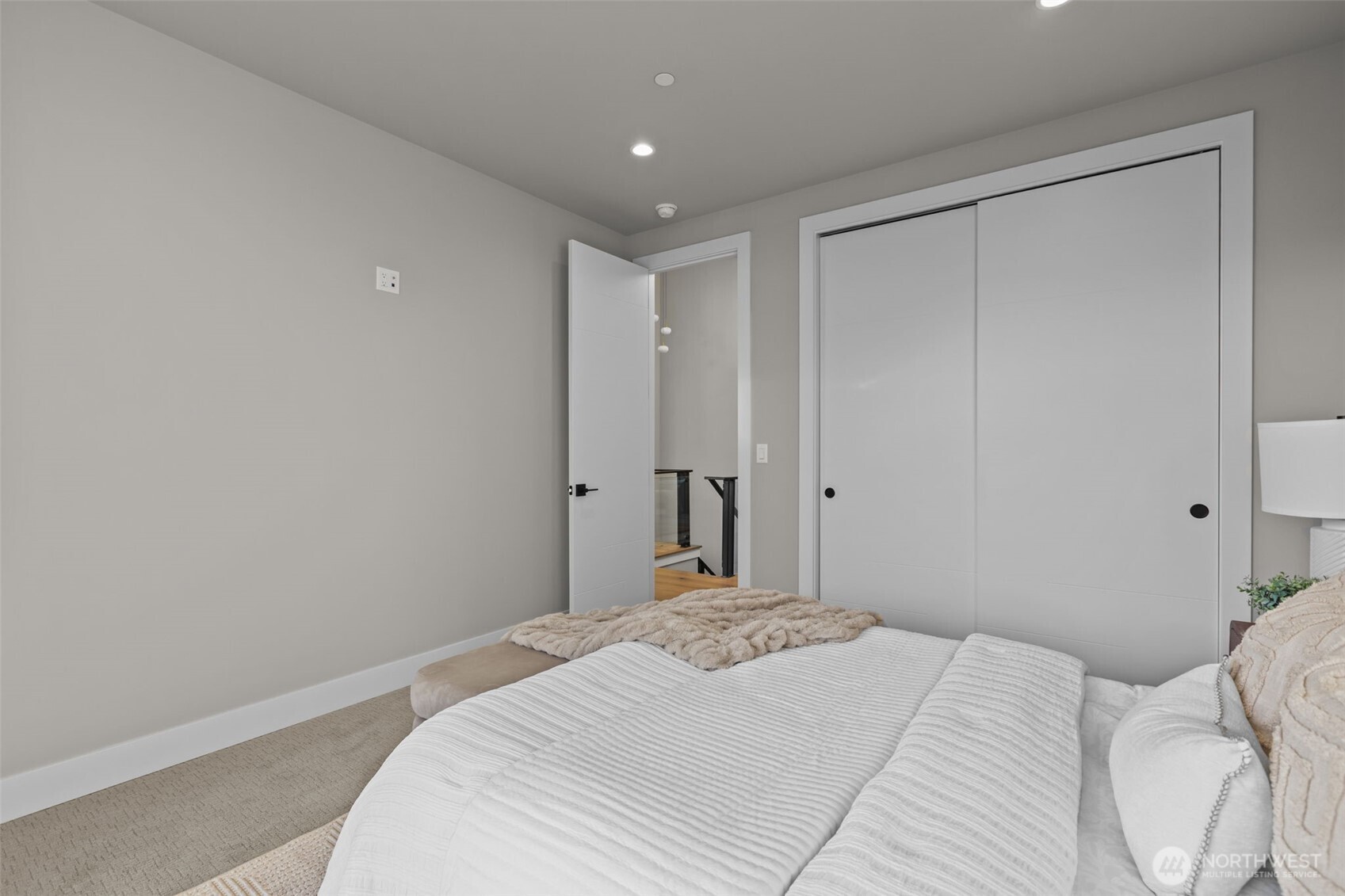 904 N 33rd Place , Renton, WA 98056