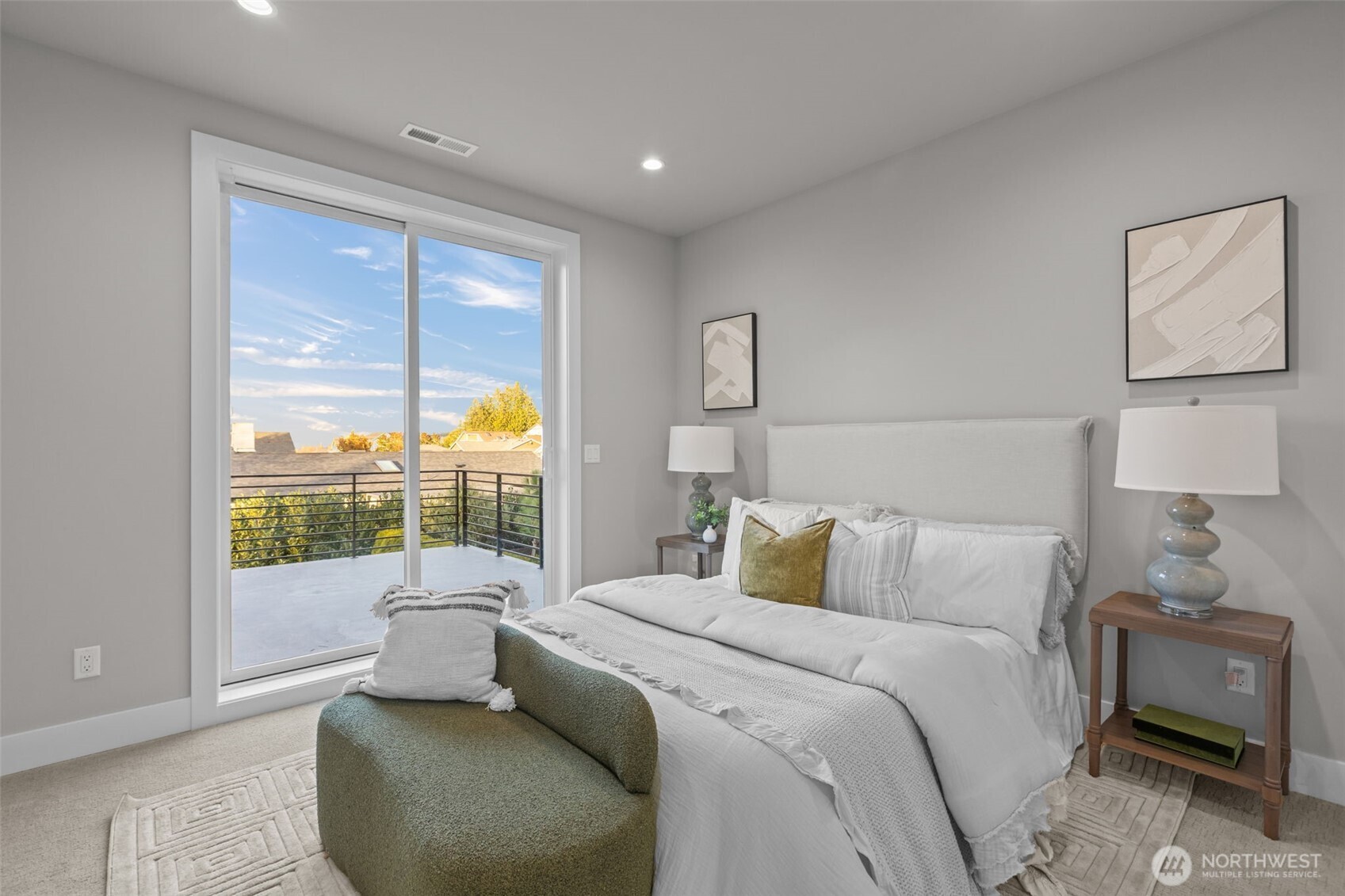 904 N 33rd Place , Renton, WA 98056