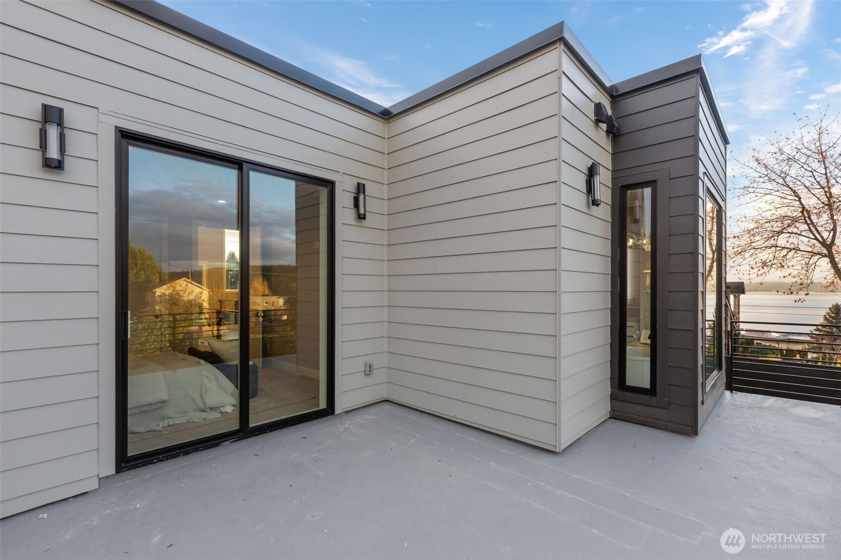 904 N 33rd Place , Renton, WA 98056