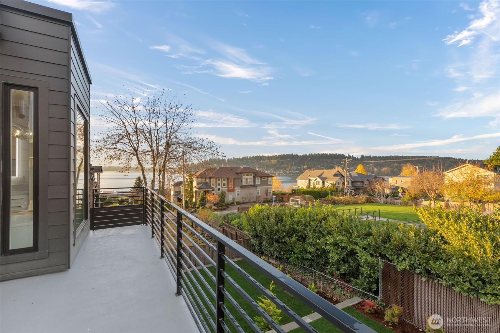 904 N 33rd Place , Renton, WA 98056