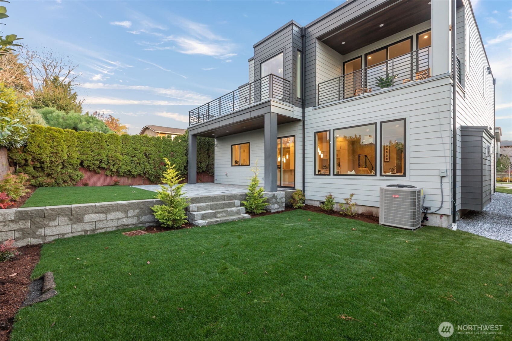 904 N 33rd Place , Renton, WA 98056