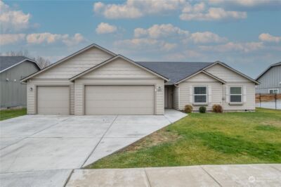805 S Hamilton Road , Moses Lake, WA 98837