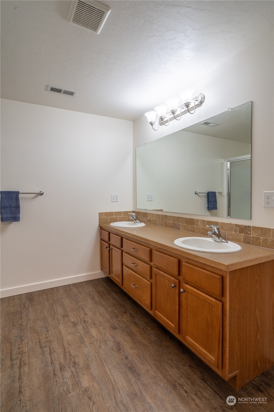 805 S Hamilton Road , Moses Lake, WA 98837