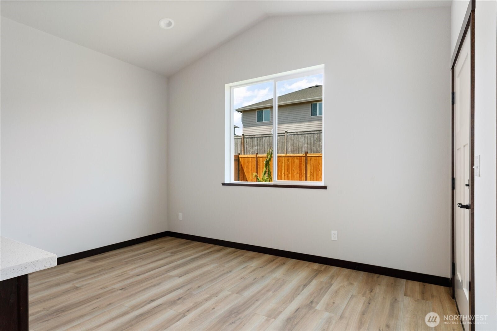 926 NW Shire Street , Oak Harbor, WA 98277