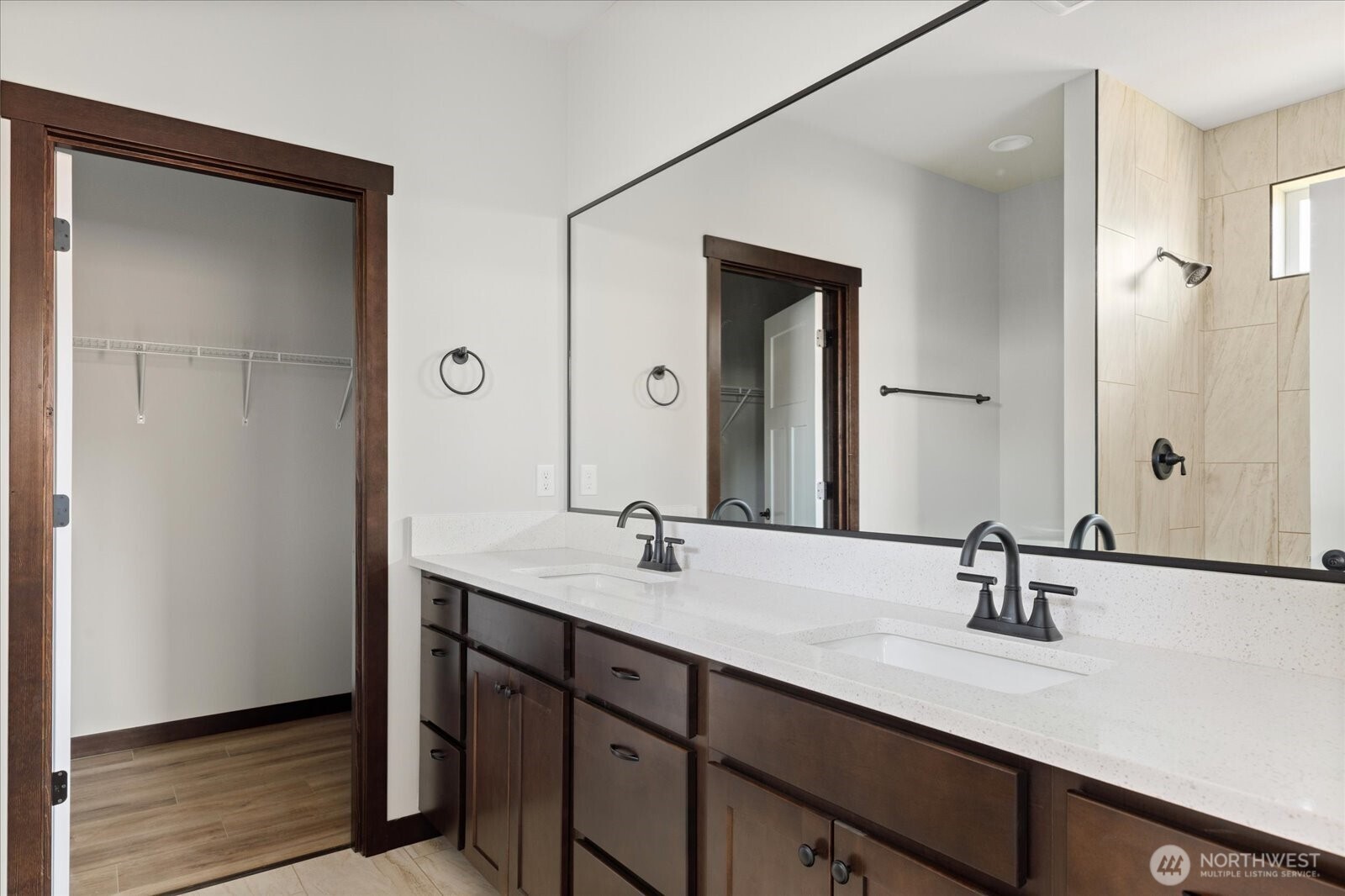 926 NW Shire Street , Oak Harbor, WA 98277