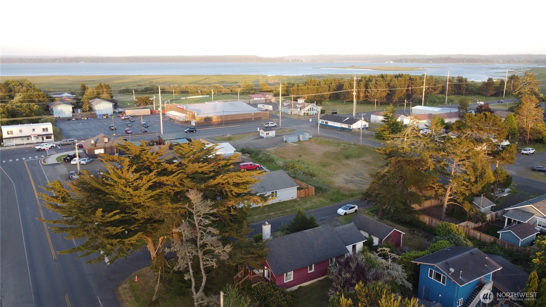 203 W Ocean Ave , Westport, WA 98595