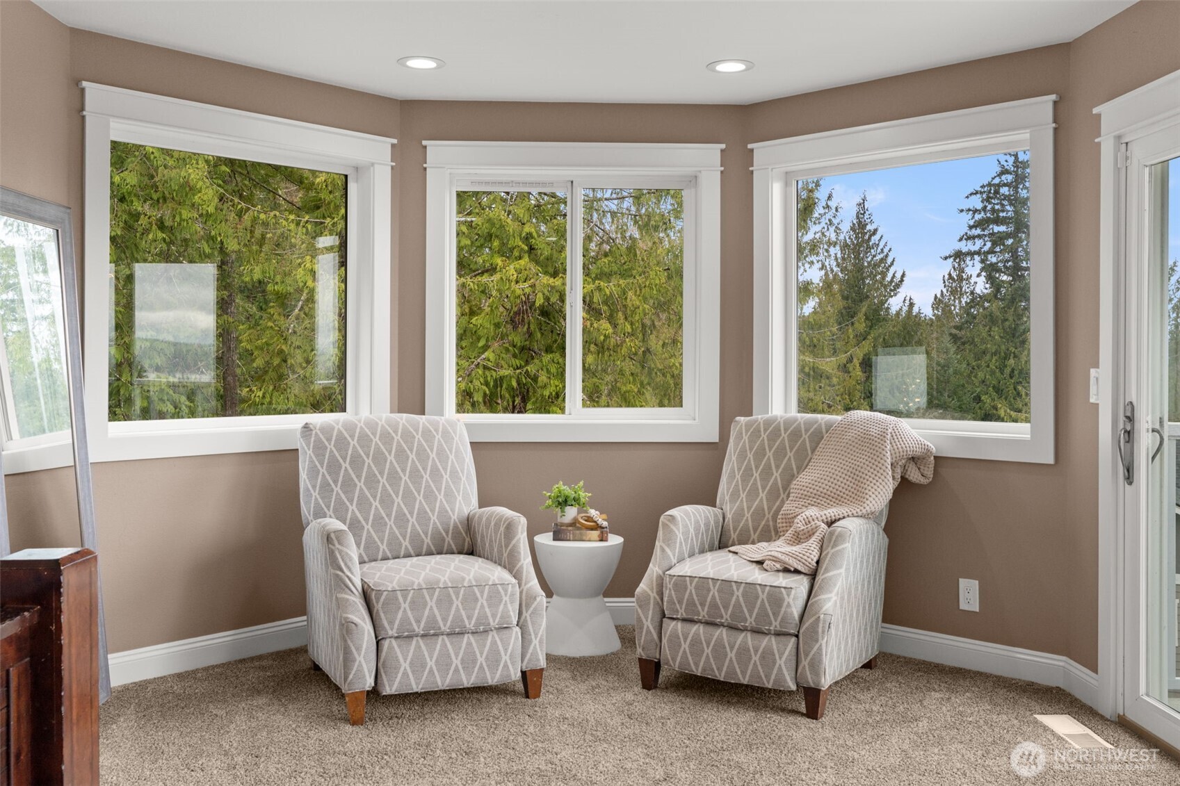 9916 NW Dishman Road , Bremerton, WA 98312