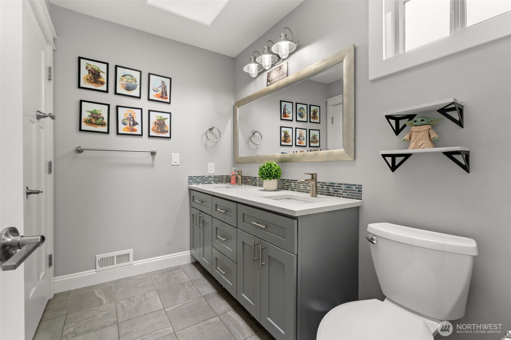 9916 NW Dishman Road , Bremerton, WA 98312