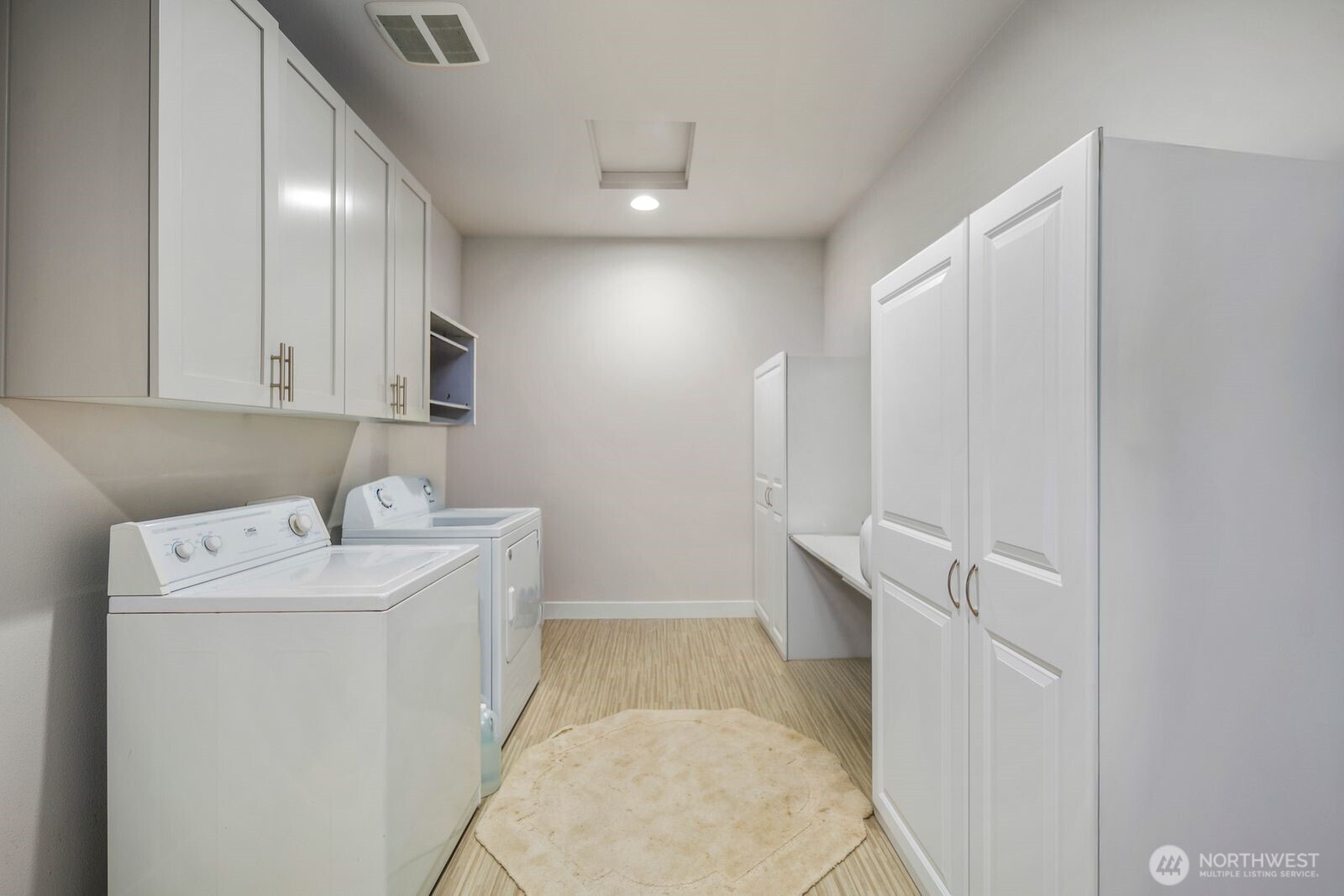 8602 Vashon Drive NE, Lacey, WA 98516-1380