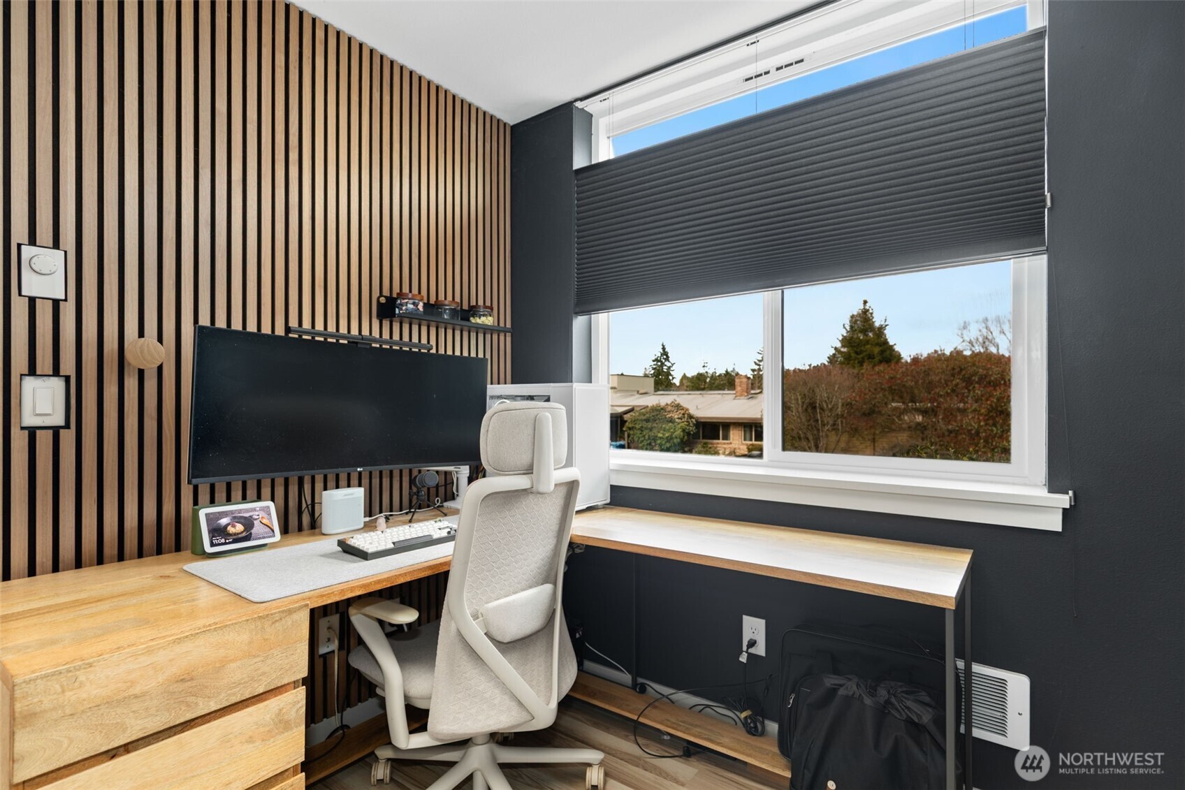 5030 Sand Point Place NE #B, Seattle, WA 98105