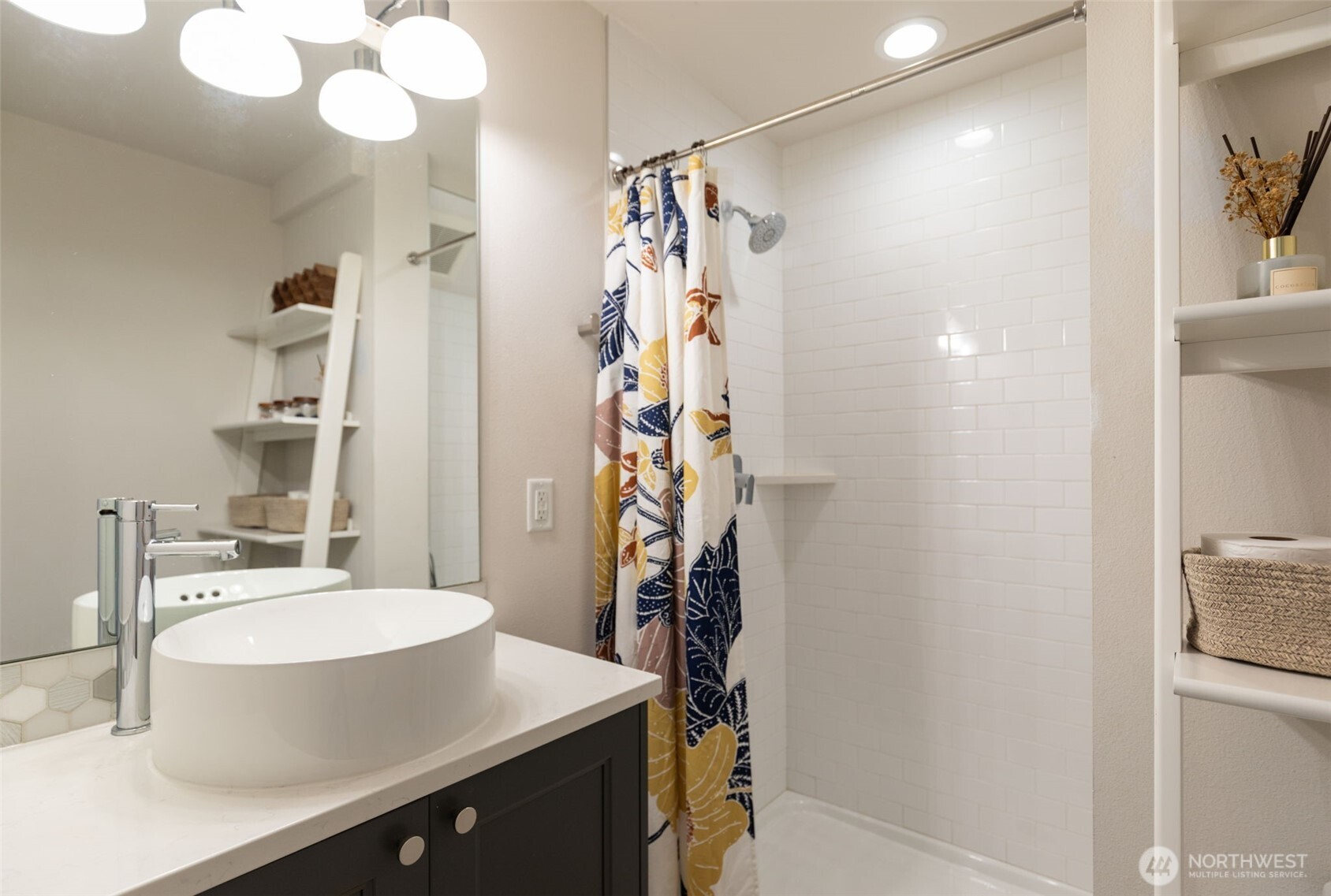 5030 Sand Point Place NE #B, Seattle, WA 98105