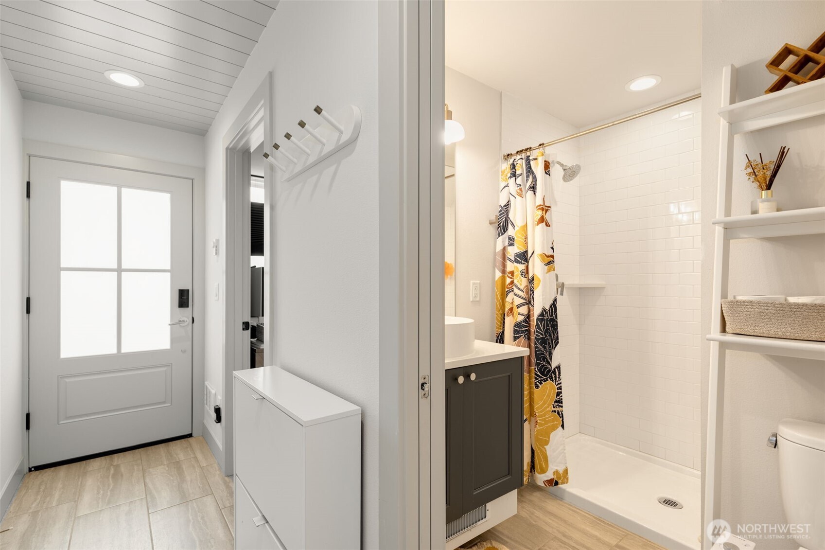 5030 Sand Point Place NE #B, Seattle, WA 98105