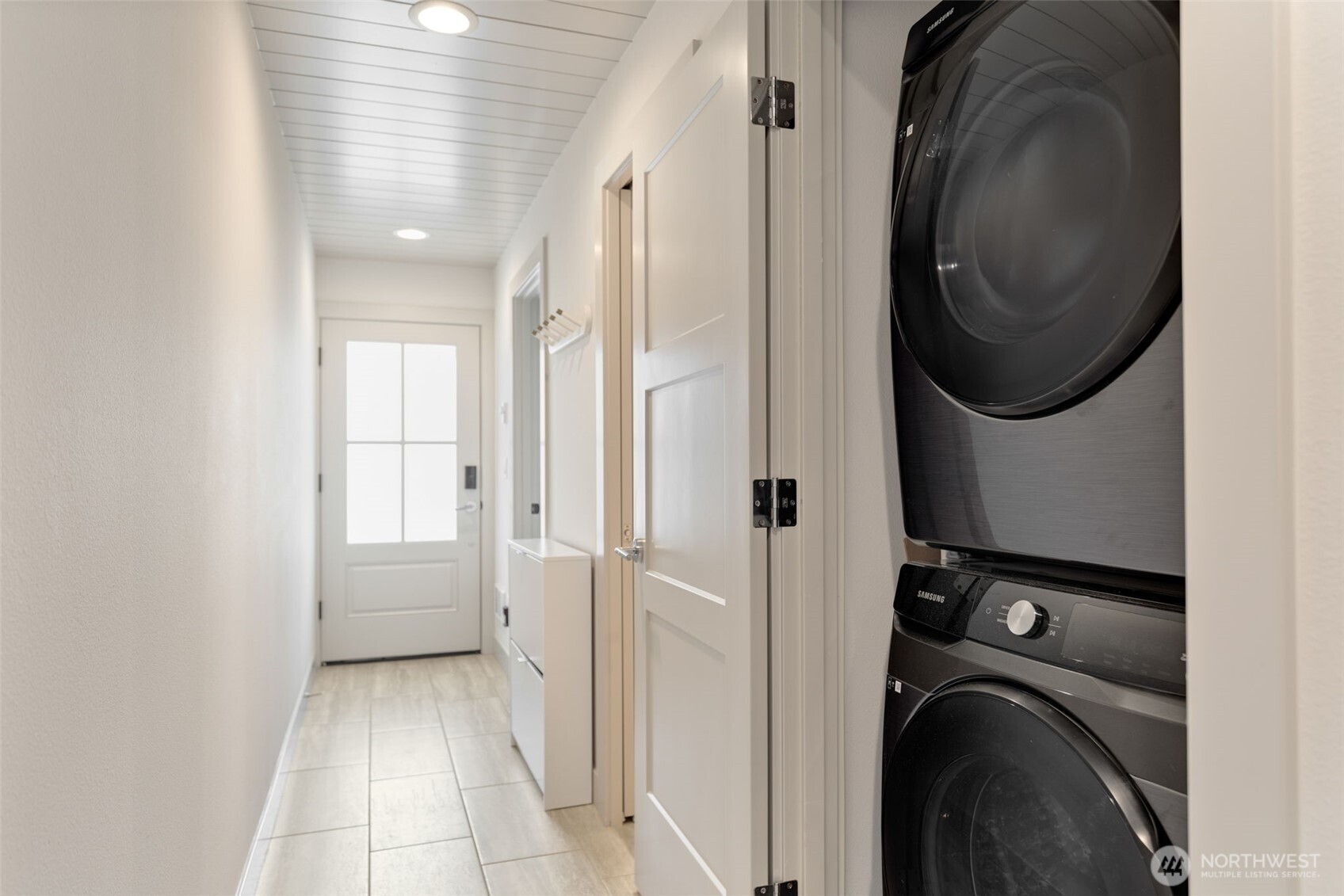 5030 Sand Point Place NE #B, Seattle, WA 98105