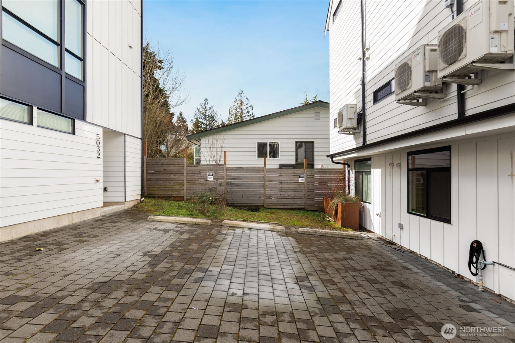 5030 Sand Point Place NE #B, Seattle, WA 98105