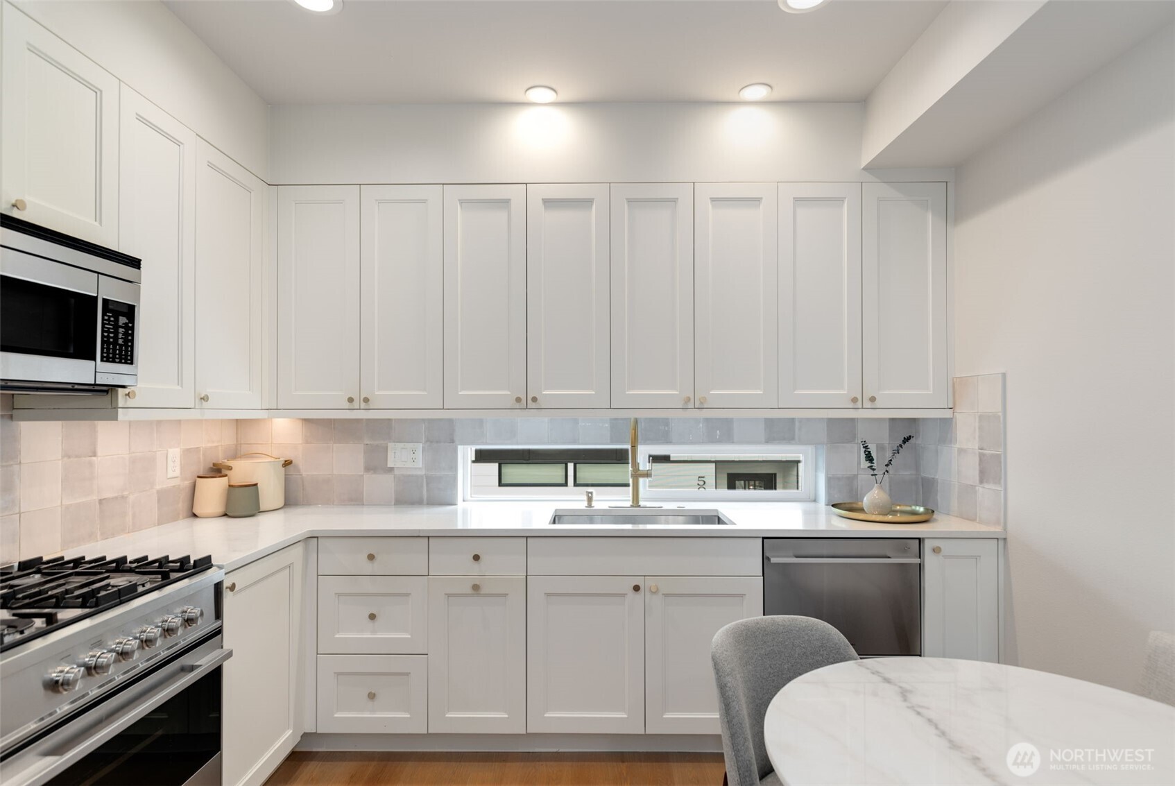 5030 Sand Point Place NE #B, Seattle, WA 98105