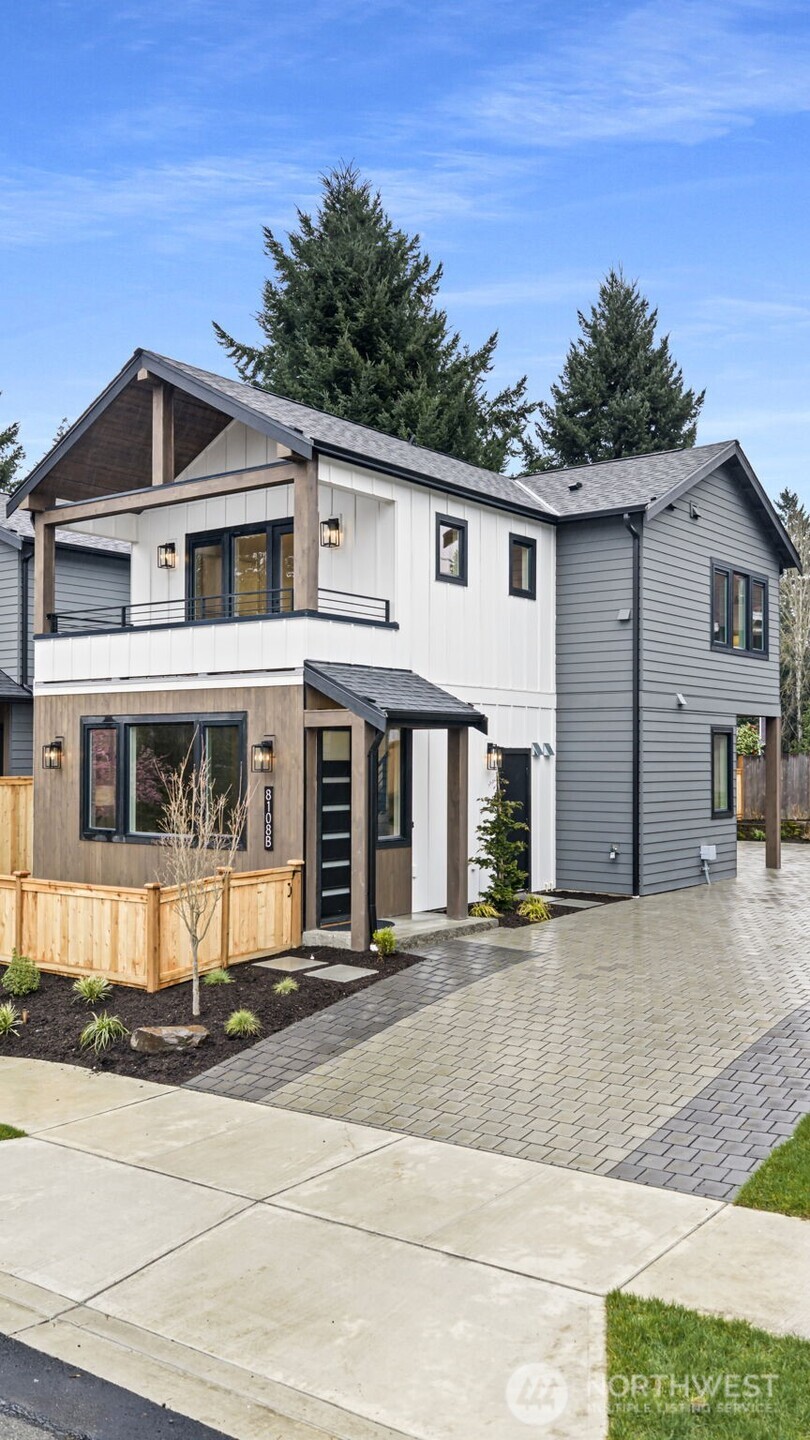 8108 126th Avenue NE #B, Kirkland, WA 98033