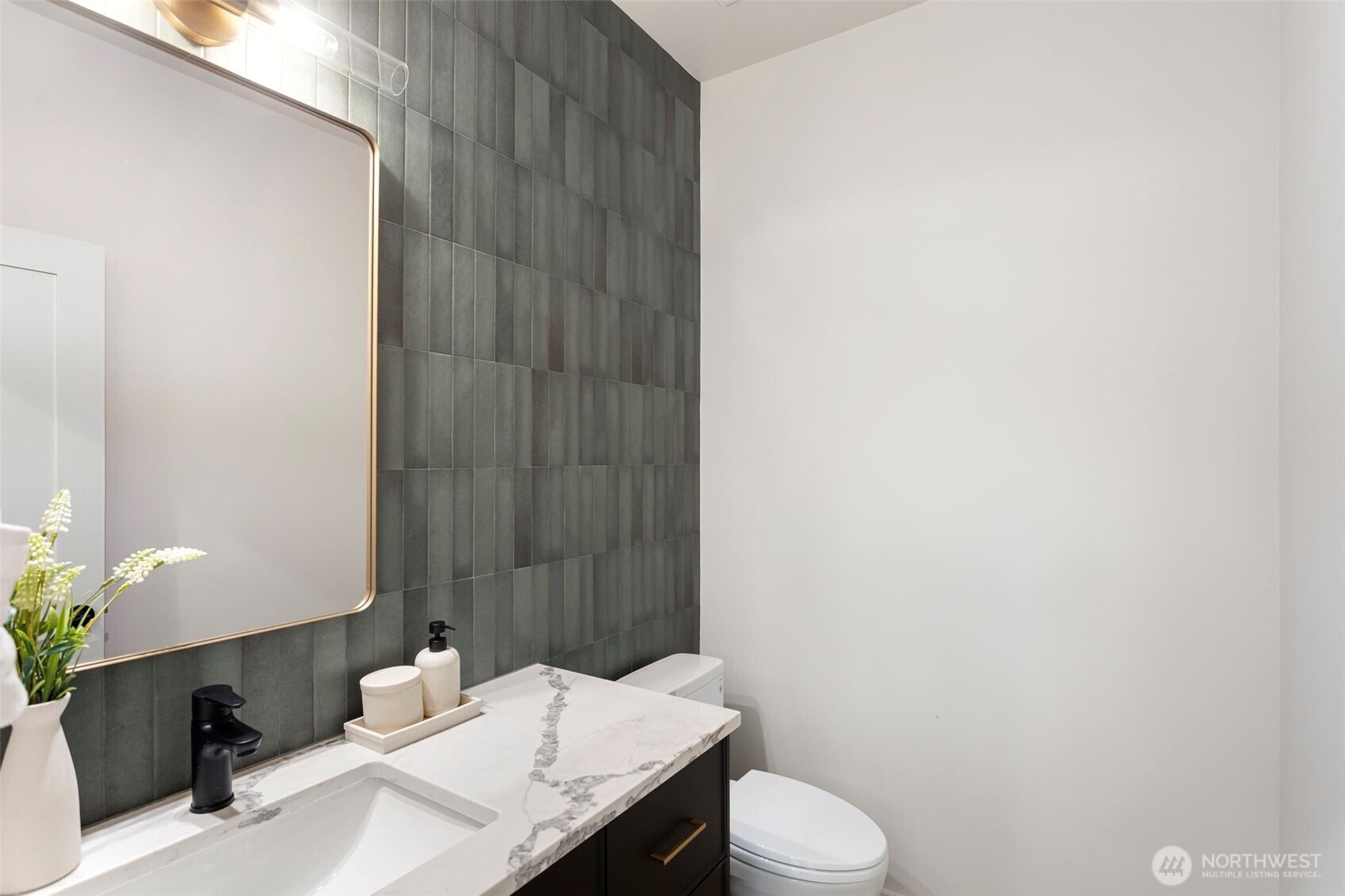 8108 126th Avenue NE #B, Kirkland, WA 98033