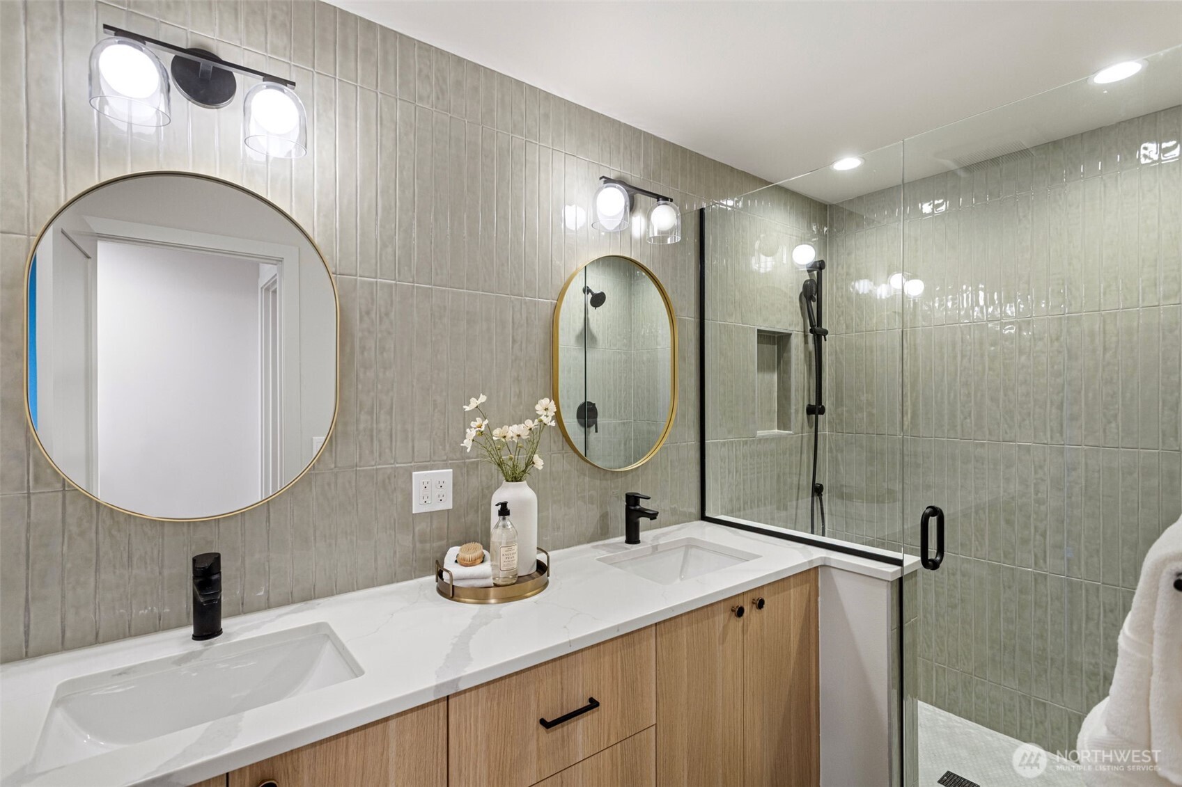 8108 126th Avenue NE #B, Kirkland, WA 98033