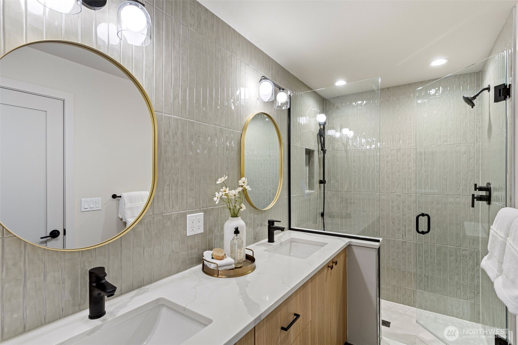 8108 126th Avenue NE #B, Kirkland, WA 98033