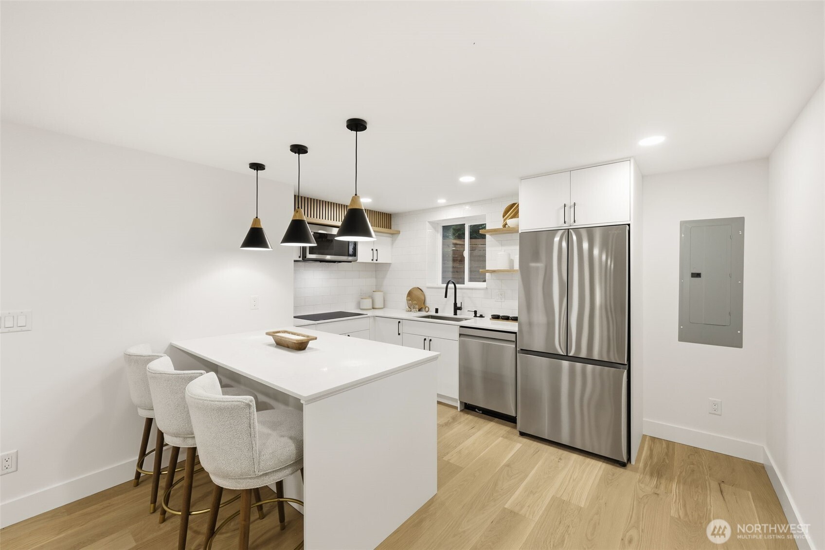 19531 55th Avenue NE, Lake Forest Park, WA 98155