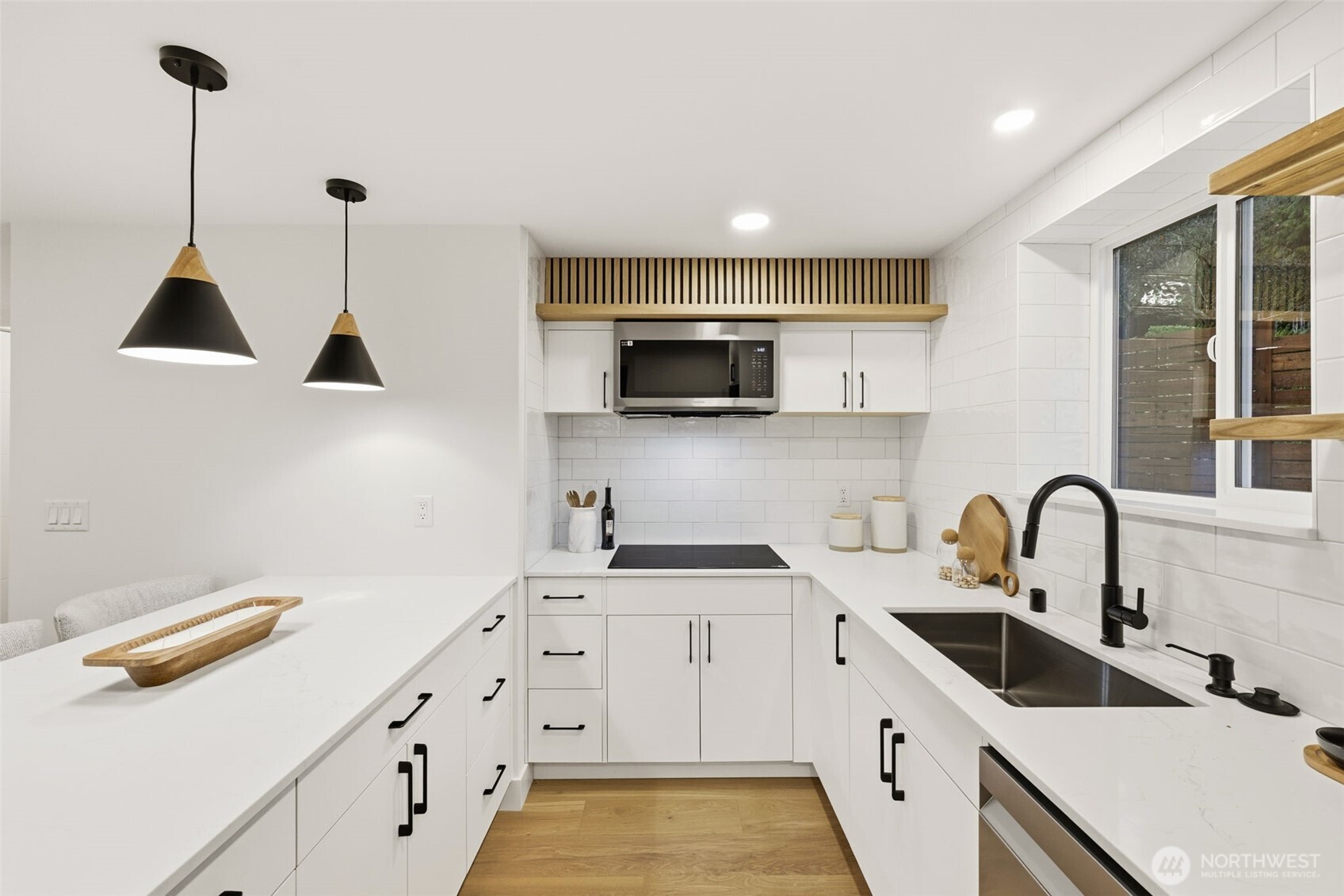 19531 55th Avenue NE, Lake Forest Park, WA 98155