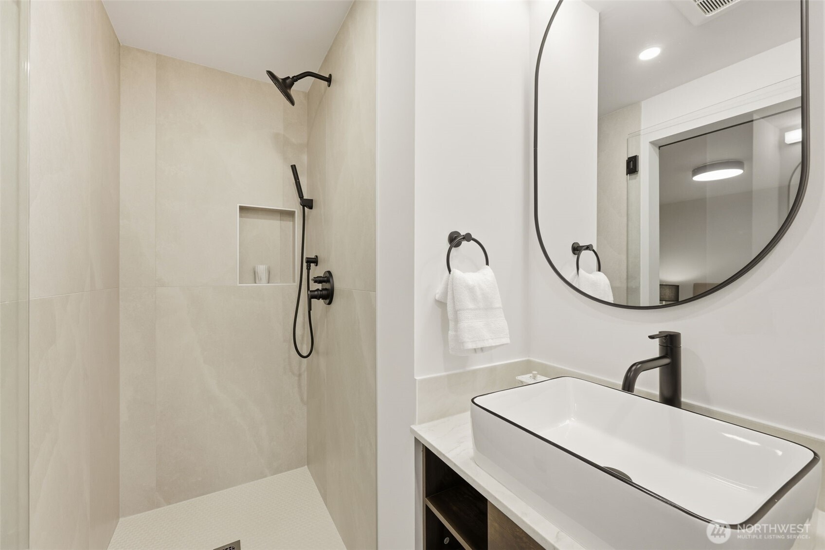 19531 55th Avenue NE, Lake Forest Park, WA 98155