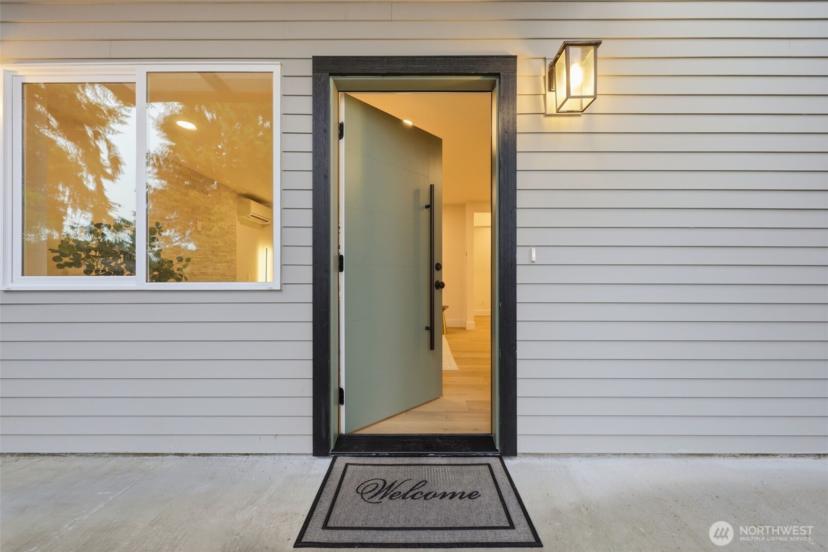 19531 55th Avenue NE, Lake Forest Park, WA 98155