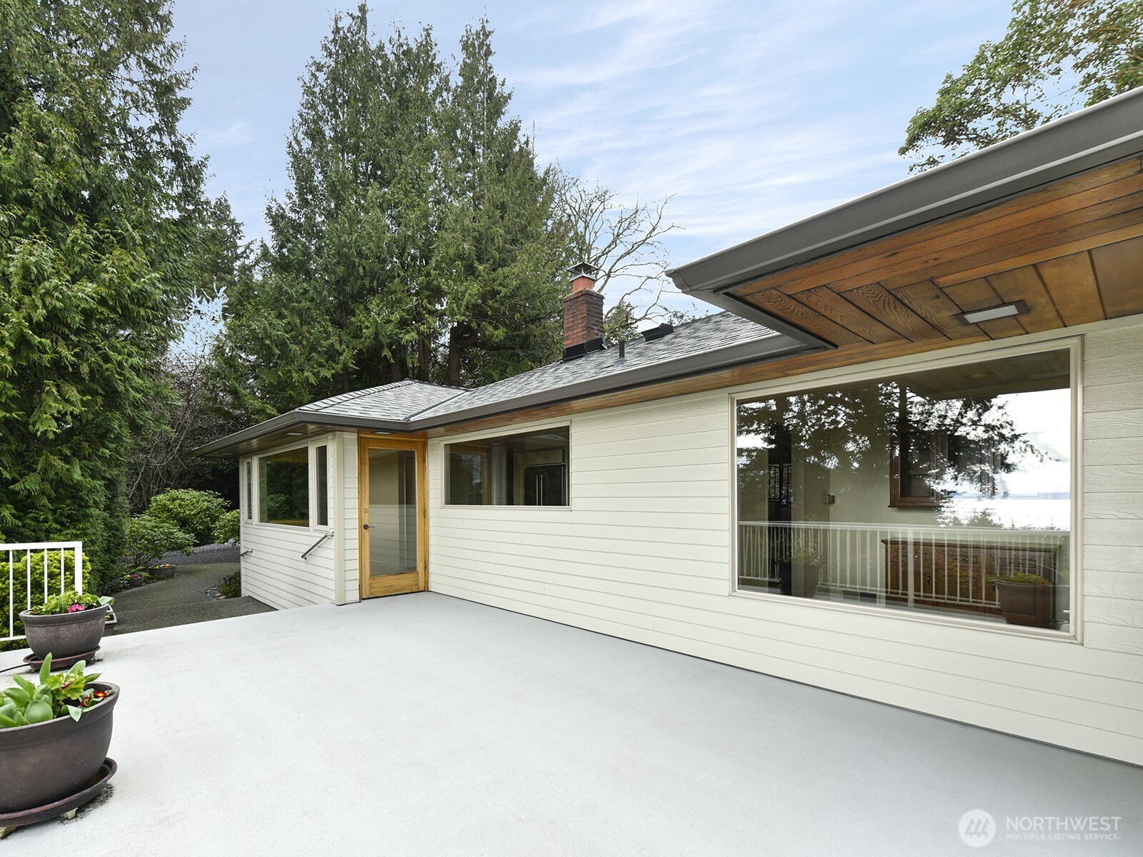 17020 16th Avenue SW, Normandy Park, WA 98166