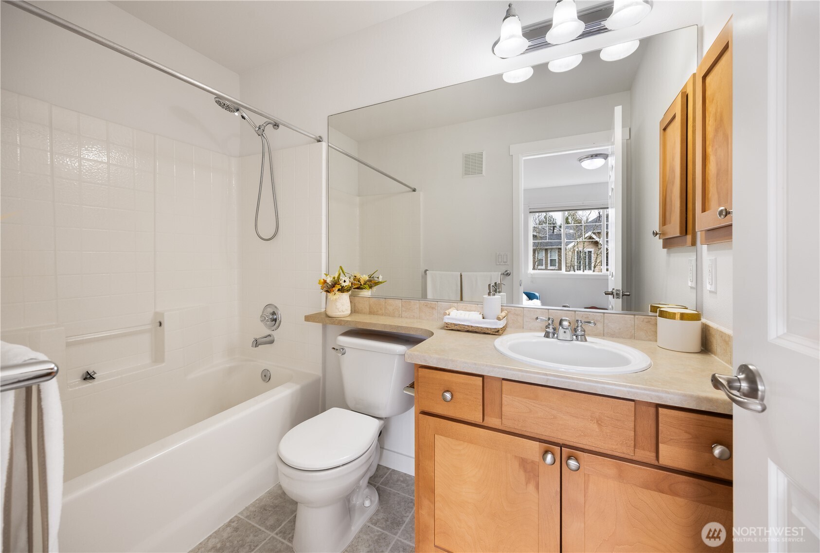 1947 NE Killian Lane , Issaquah, WA 98029