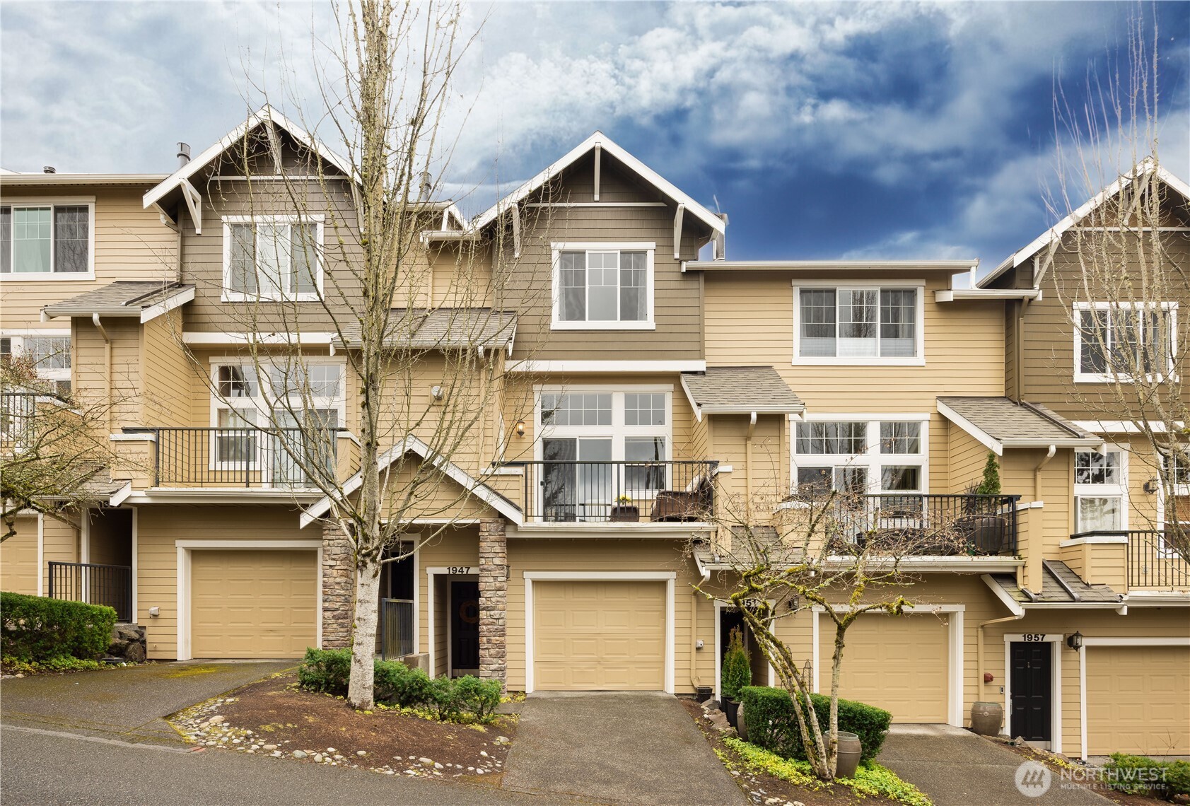 1947 NE Killian Lane , Issaquah, WA 98029