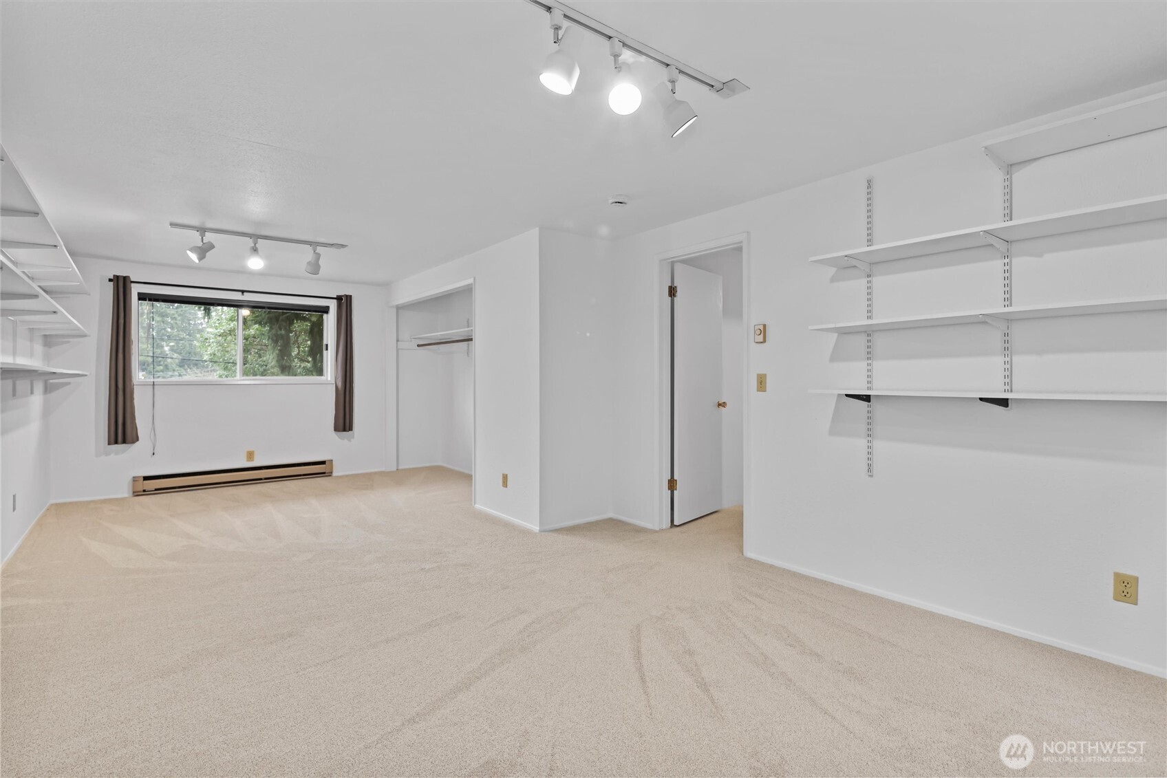 12121 NE 66th Street , Kirkland, WA 98033