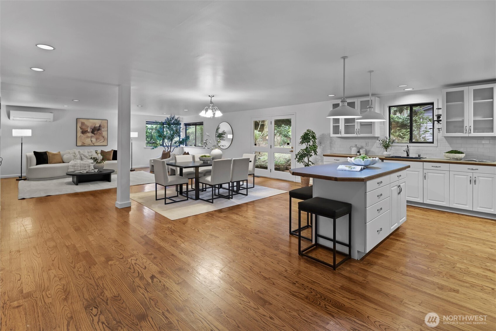 12121 NE 66th Street , Kirkland, WA 98033