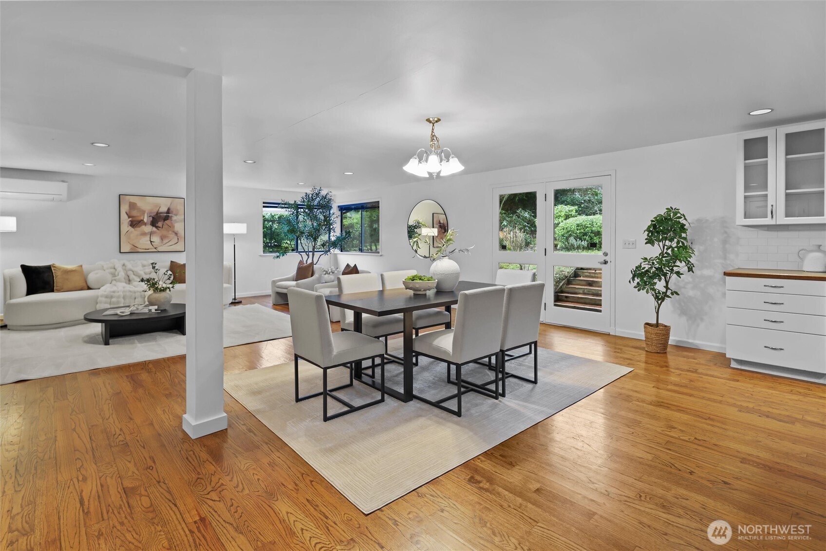 12121 NE 66th Street , Kirkland, WA 98033