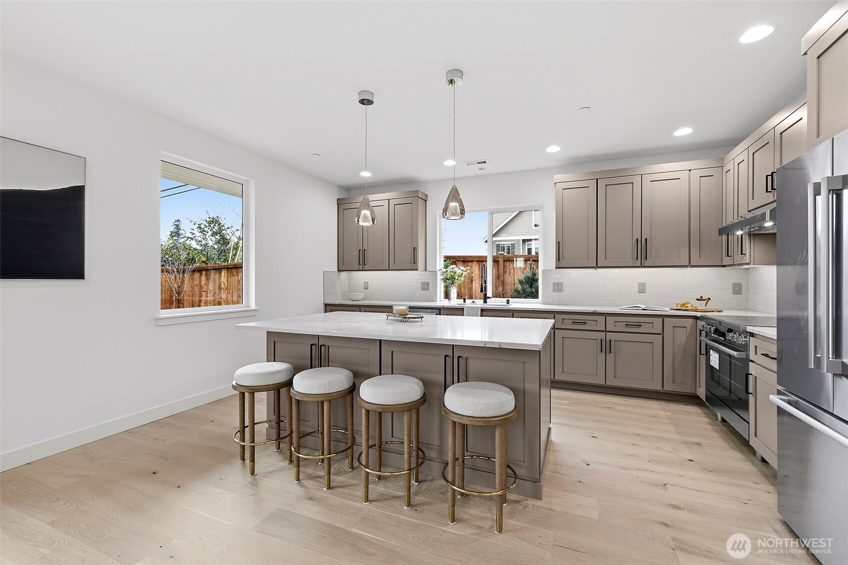 23706 84th Avenue W, Edmonds, WA 98026