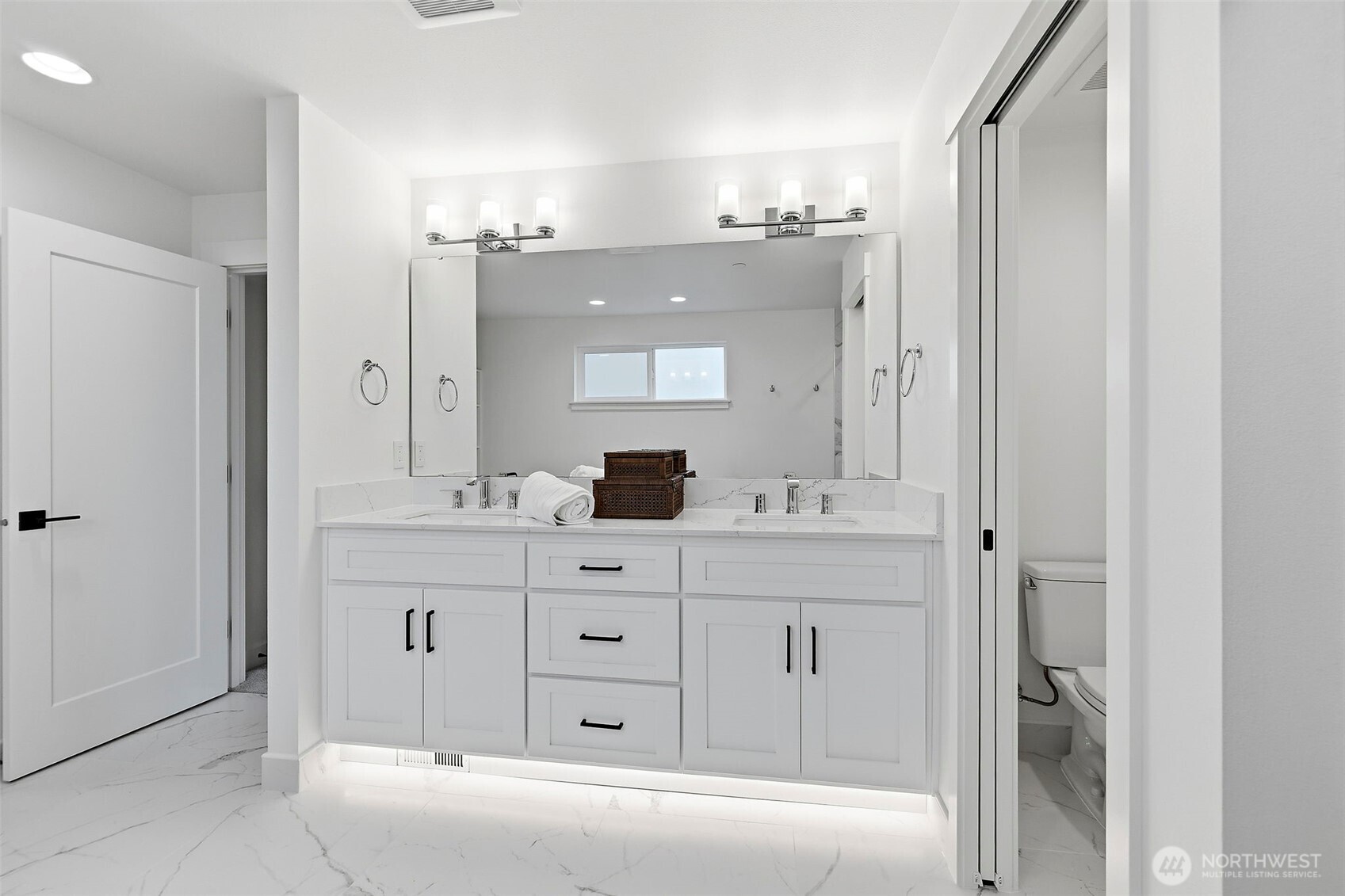 23706 84th Avenue W, Edmonds, WA 98026