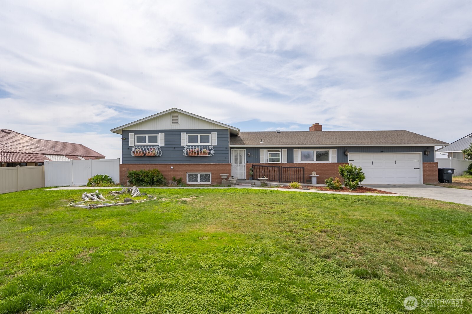 634 N Crestview Drive , Moses Lake, WA 98837